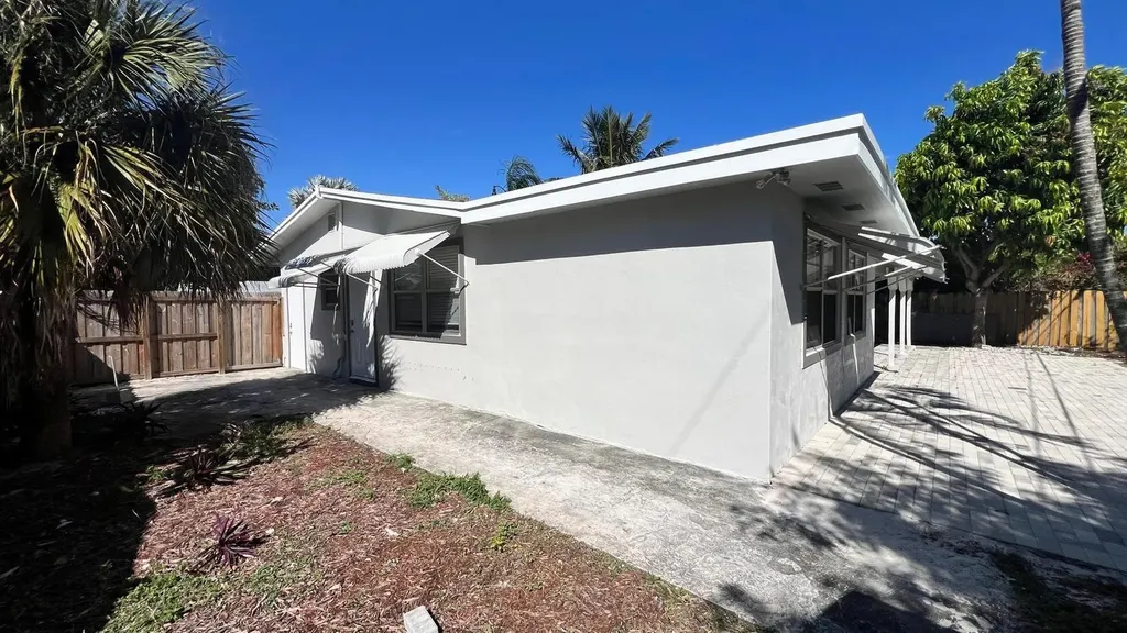 1120 NE 23rd Place Pompano Beach FL 33064
