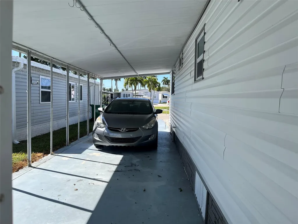 1720 SW 85th Avenue Davie FL 33324