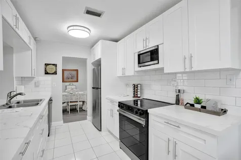 4953 NW 48 Avenue Tamarac FL 33319