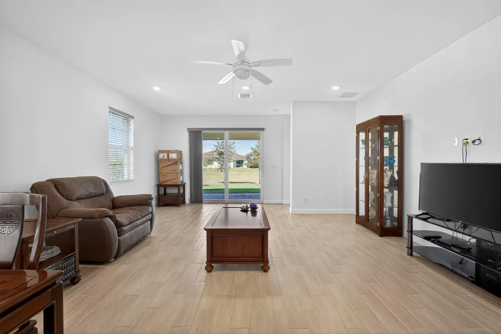 1232 Haywagon Trail Loxahatchee FL 33470