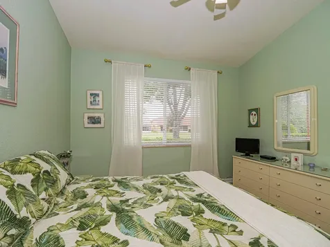 6480 Oxford Circle Vero Beach FL 32966