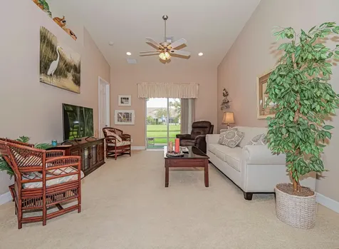 6480 Oxford Circle Vero Beach FL 32966