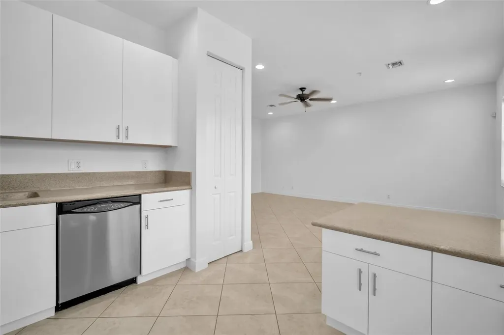 6809 N Lakeside Circle Davie FL 33314