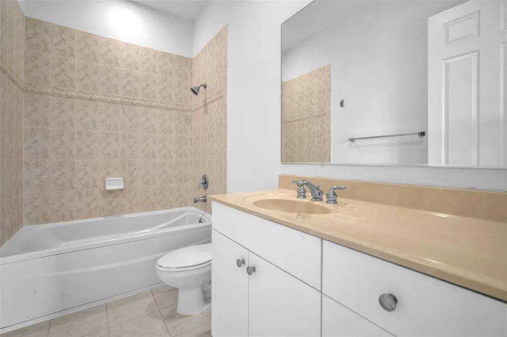 6809 N Lakeside Circle Davie FL 33314