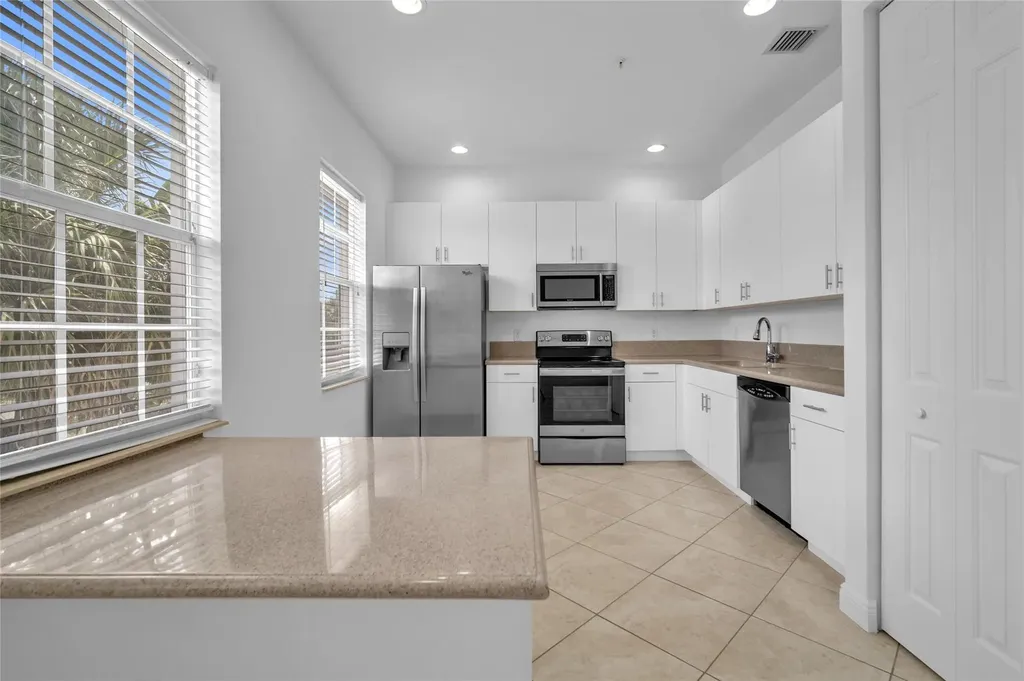 6809 N Lakeside Circle Davie FL 33314