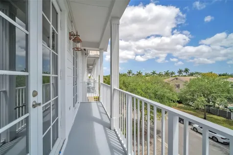 6809 N Lakeside Circle Davie FL 33314
