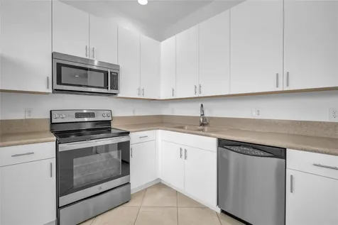 6809 N Lakeside Circle Davie FL 33314