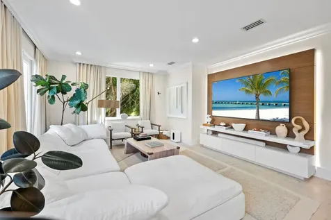 2765 Brickell Court Miami FL 33129