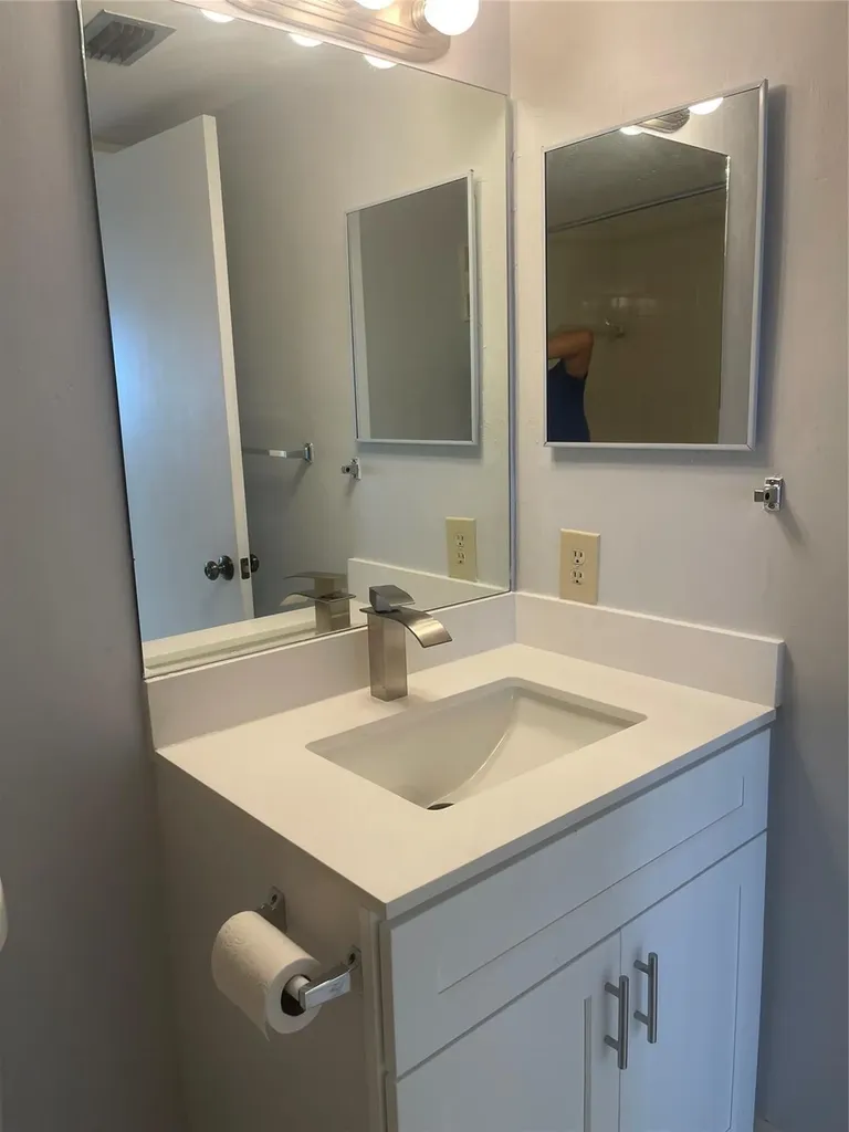 Pompano Beach FL 33069