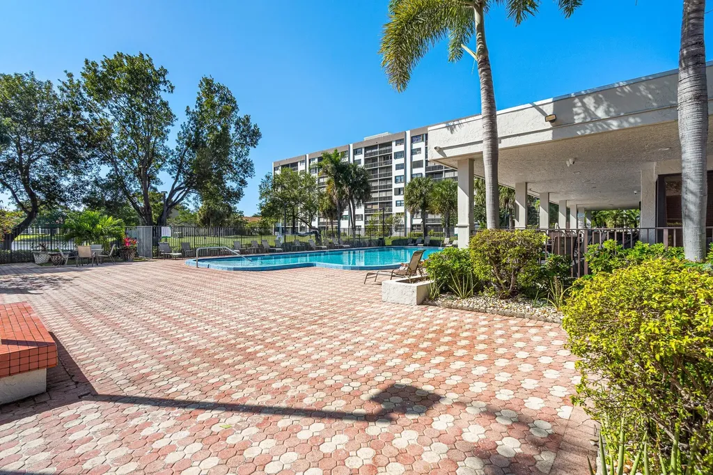 1228 S Military Trail Deerfield Beach FL 33442