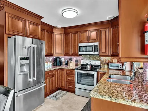 5180 SW 13th Street Plantation FL 33317