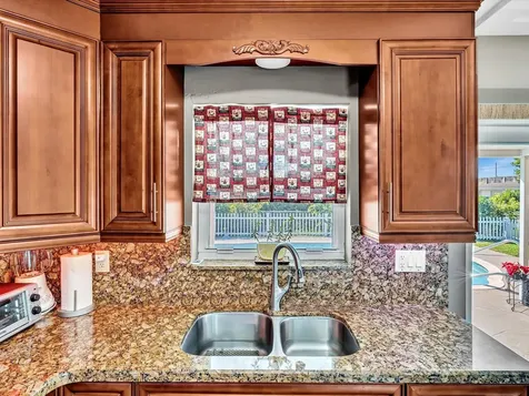 5180 SW 13th Street Plantation FL 33317