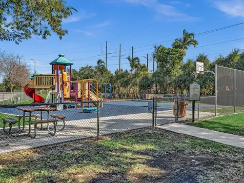 5180 SW 13th Street Plantation FL 33317
