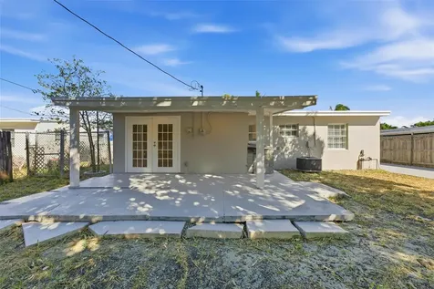 430 Old Spanish Trail Lantana FL 33462