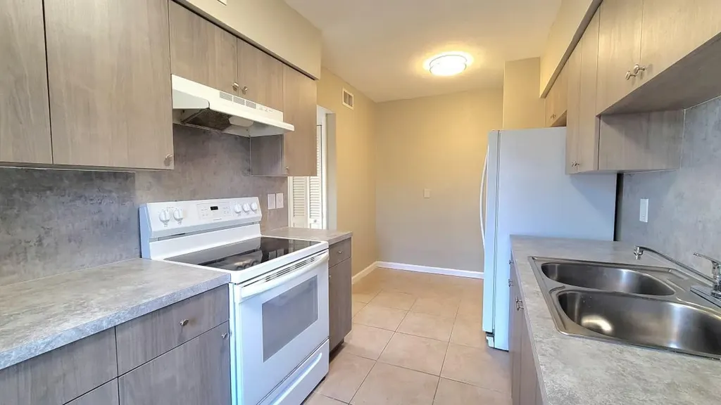 1800 NE 170th Street North Miami Beach FL 33162
