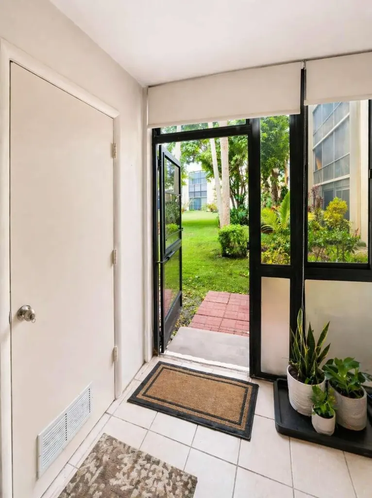 5160 Las Verdes Circle Delray Beach FL 33484