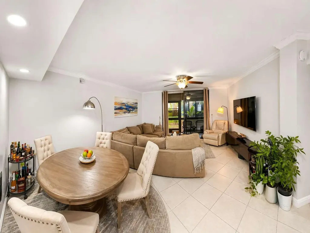 5160 Las Verdes Circle Delray Beach FL 33484