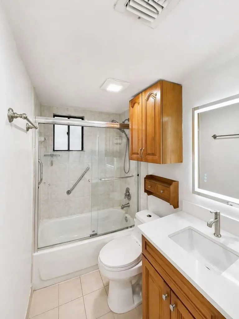 5160 Las Verdes Circle Delray Beach FL 33484