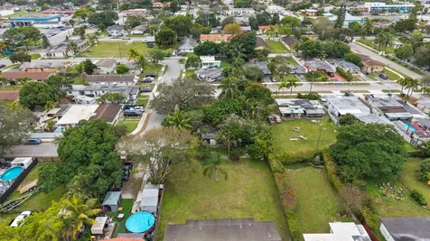 5829 Hayes Street Hollywood FL 33021