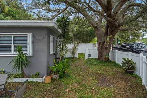 5829 Hayes Street Hollywood FL 33021