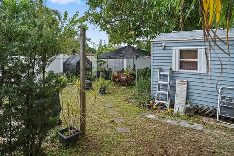 5829 Hayes Street Hollywood FL 33021