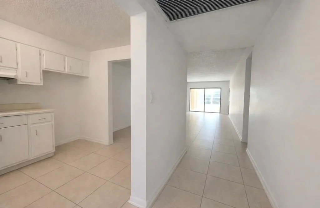 9440 SW 8 Street Boca Raton FL 33428