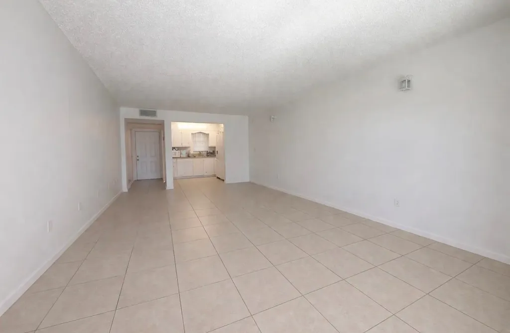 9440 SW 8 Street Boca Raton FL 33428