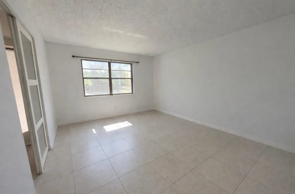 9440 SW 8 Street Boca Raton FL 33428