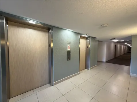 9440 SW 8 Street Boca Raton FL 33428