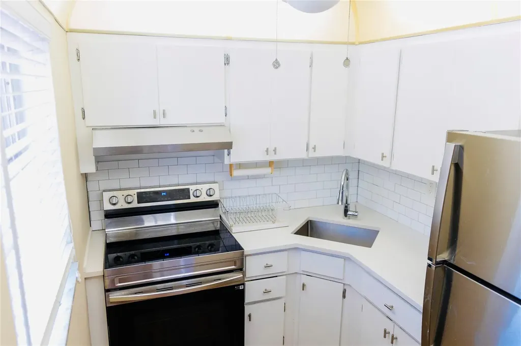 1900 NE 8th Court Fort Lauderdale FL 33304
