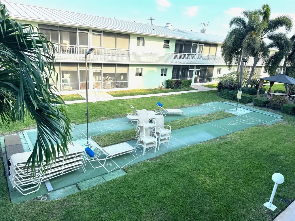 2100 NE 38th Street Lighthouse Point FL 33064