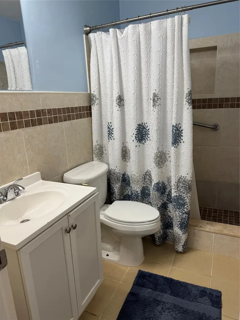 2100 NE 38th Street Lighthouse Point FL 33064