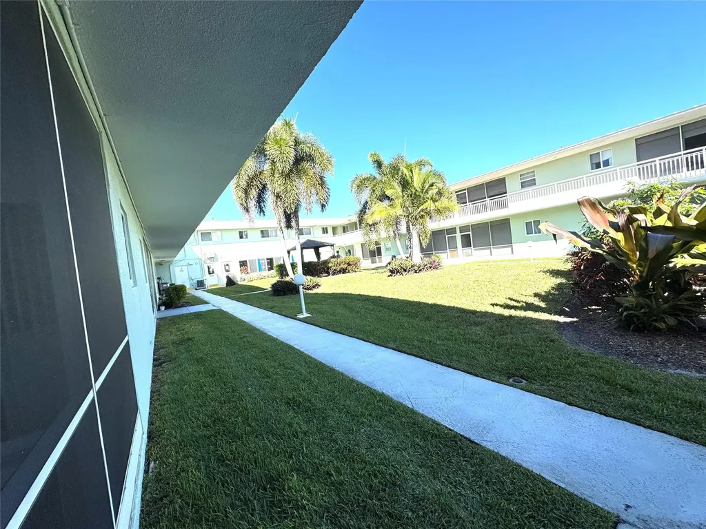 2100 NE 38th Street Lighthouse Point FL 33064