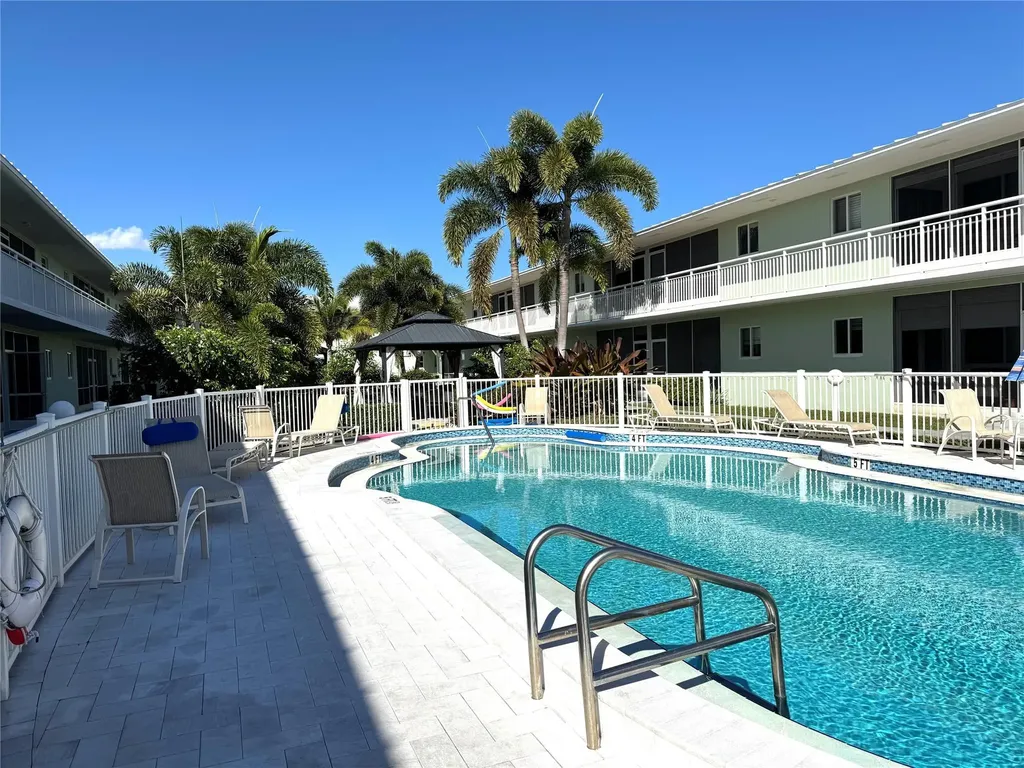 2100 NE 38th Street Lighthouse Point FL 33064