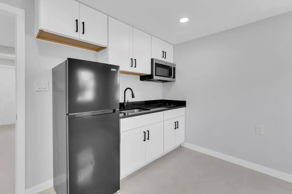 851 NW 4th Avenue Pompano Beach FL 33060