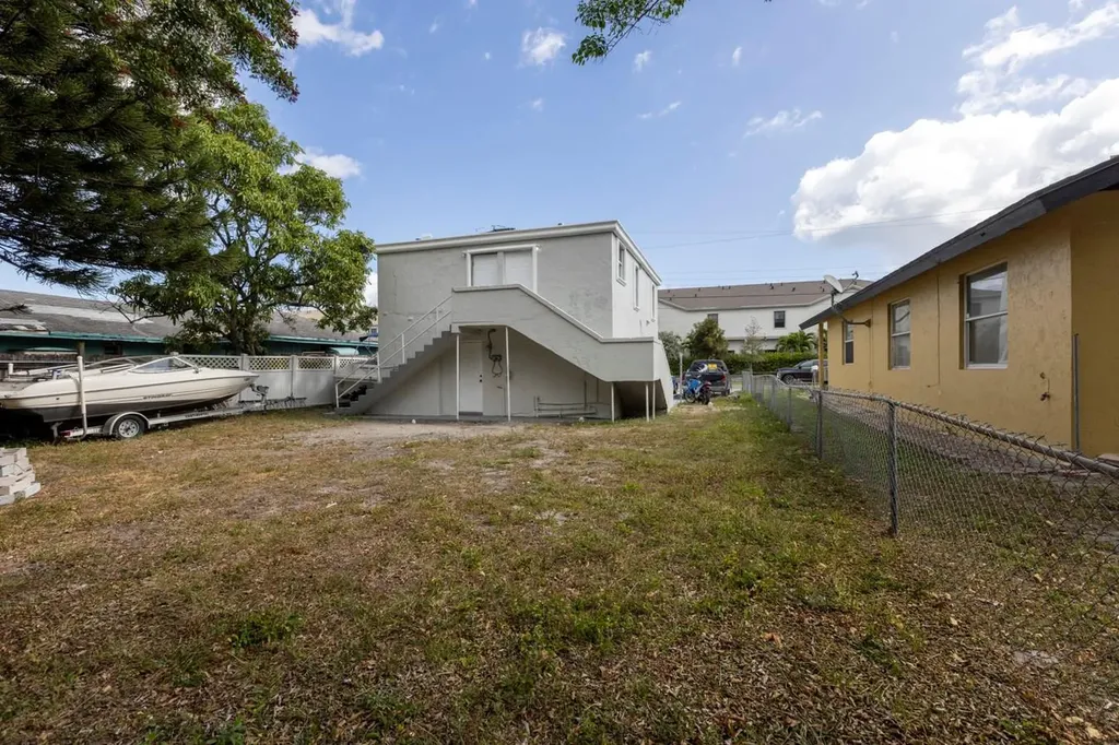851 NW 4th Avenue Pompano Beach FL 33060