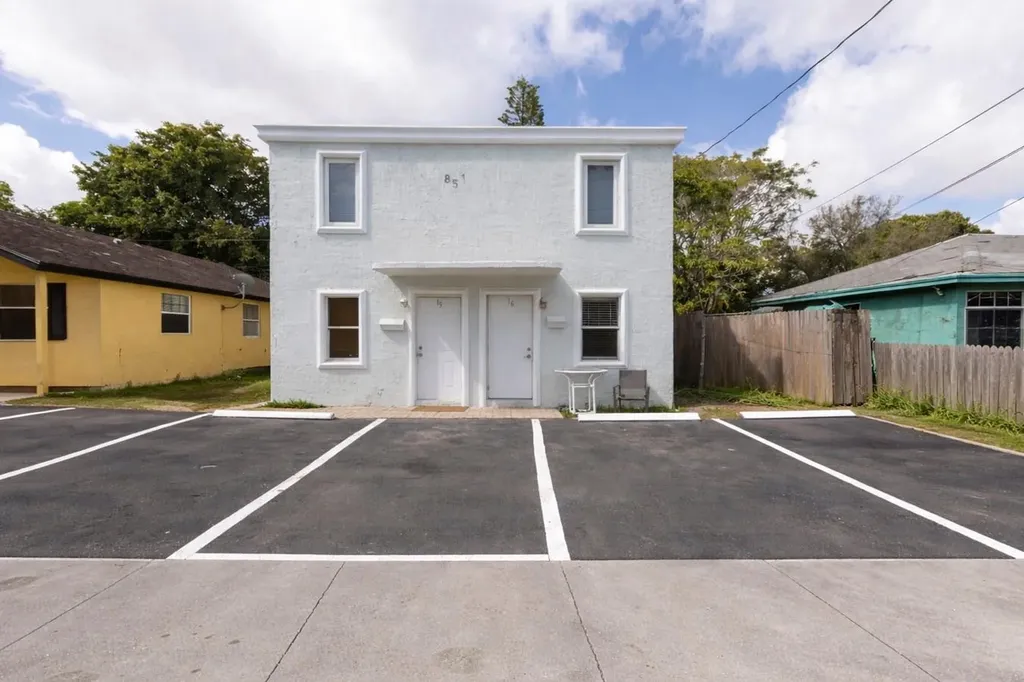 851 NW 4th Avenue Pompano Beach FL 33060