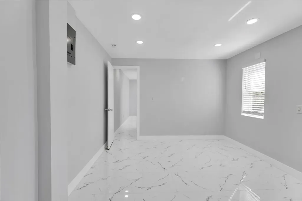 851 NW 4th Avenue Pompano Beach FL 33060
