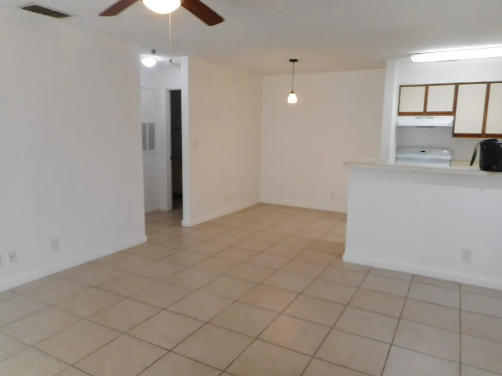 2926 S University Drive Davie FL 33328