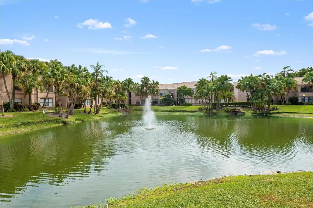 2926 S University Drive Davie FL 33328
