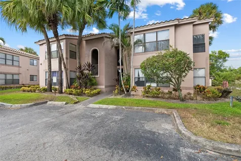 2926 S University Drive Davie FL 33328