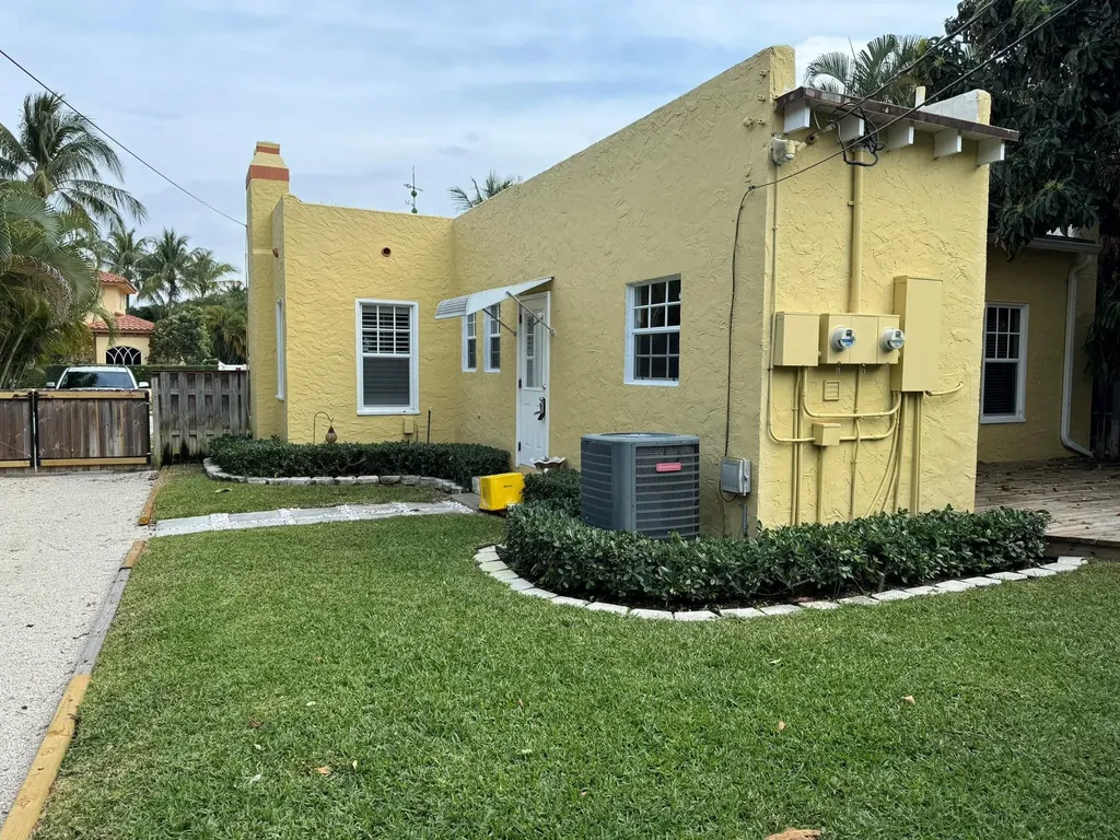 226 NE 7th Delray Beach FL 33483