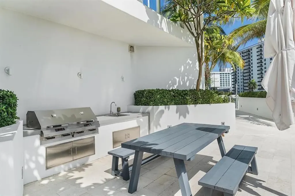401 N Birch Road Fort Lauderdale FL 33304