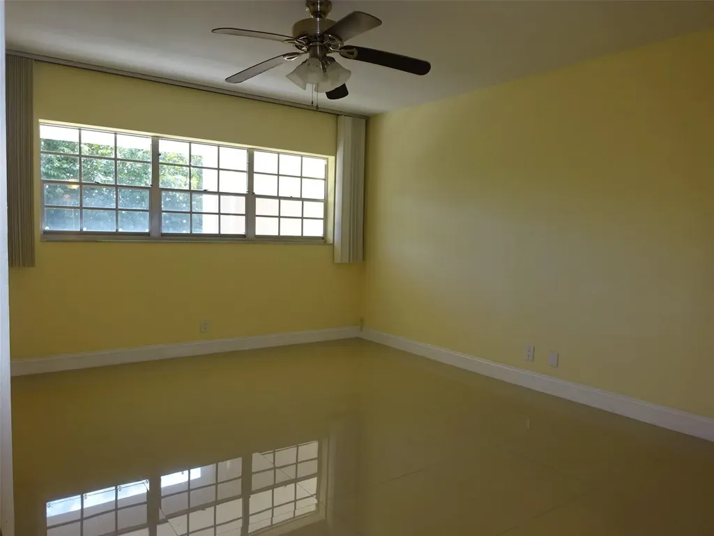 2801 N Palm Aire Drive Pompano Beach FL 33069