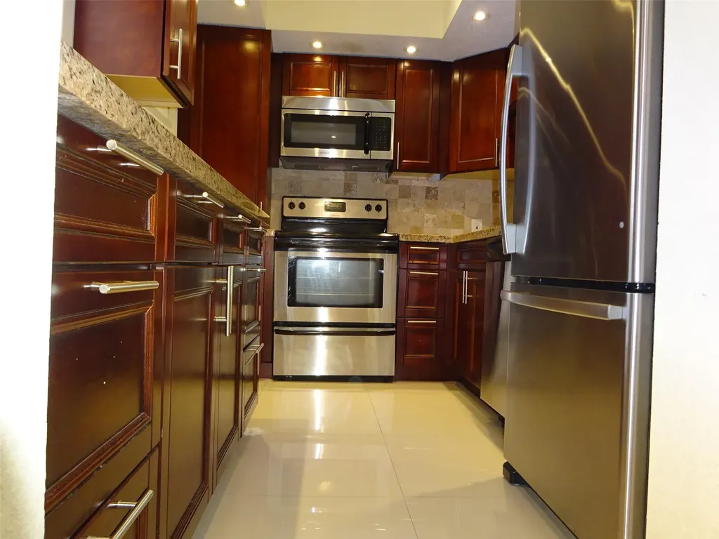 2801 N Palm Aire Drive Pompano Beach FL 33069