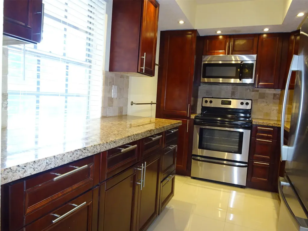 2801 N Palm Aire Drive Pompano Beach FL 33069