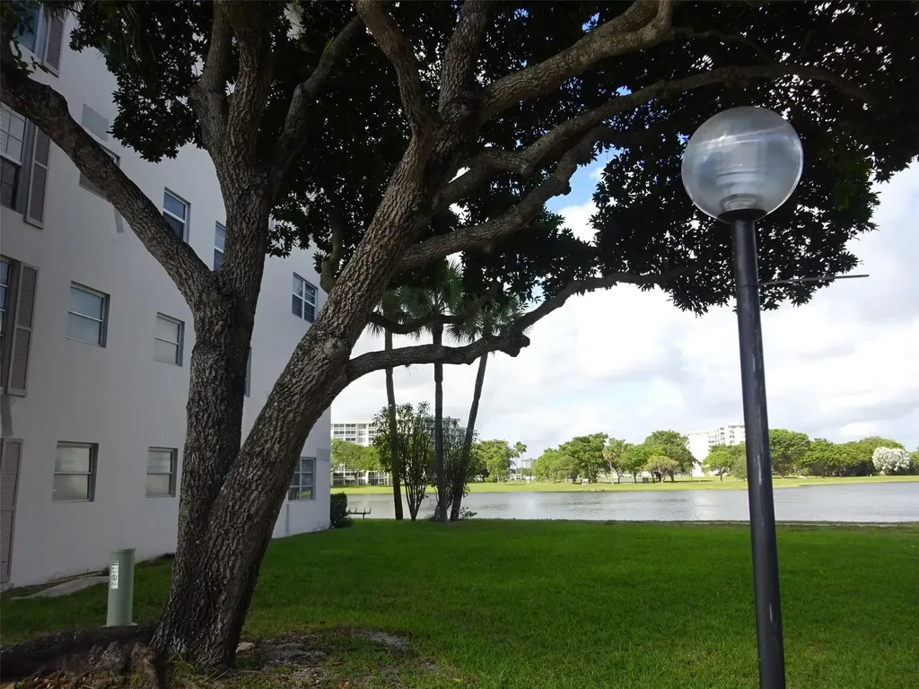2801 N Palm Aire Drive Pompano Beach FL 33069