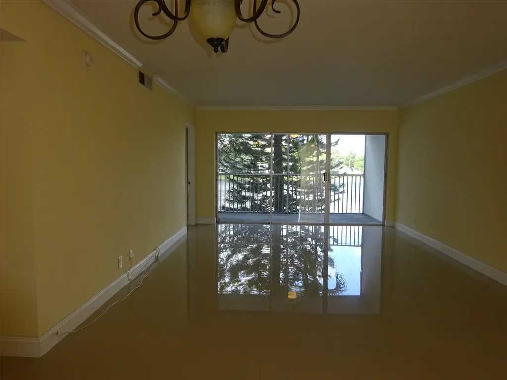 2801 N Palm Aire Drive Pompano Beach FL 33069