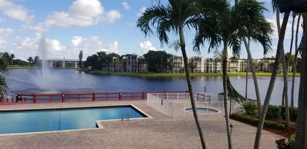 9531 Seagrape Drive Davie FL 33324
