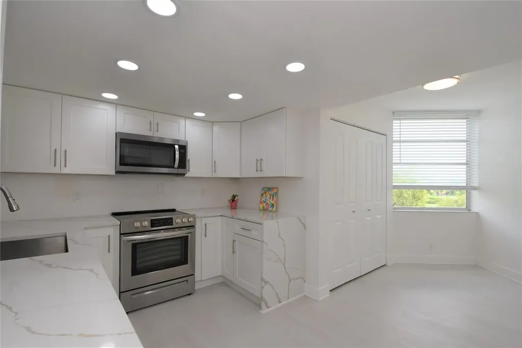 1831 Sabal Palm Drive Davie FL 33324
